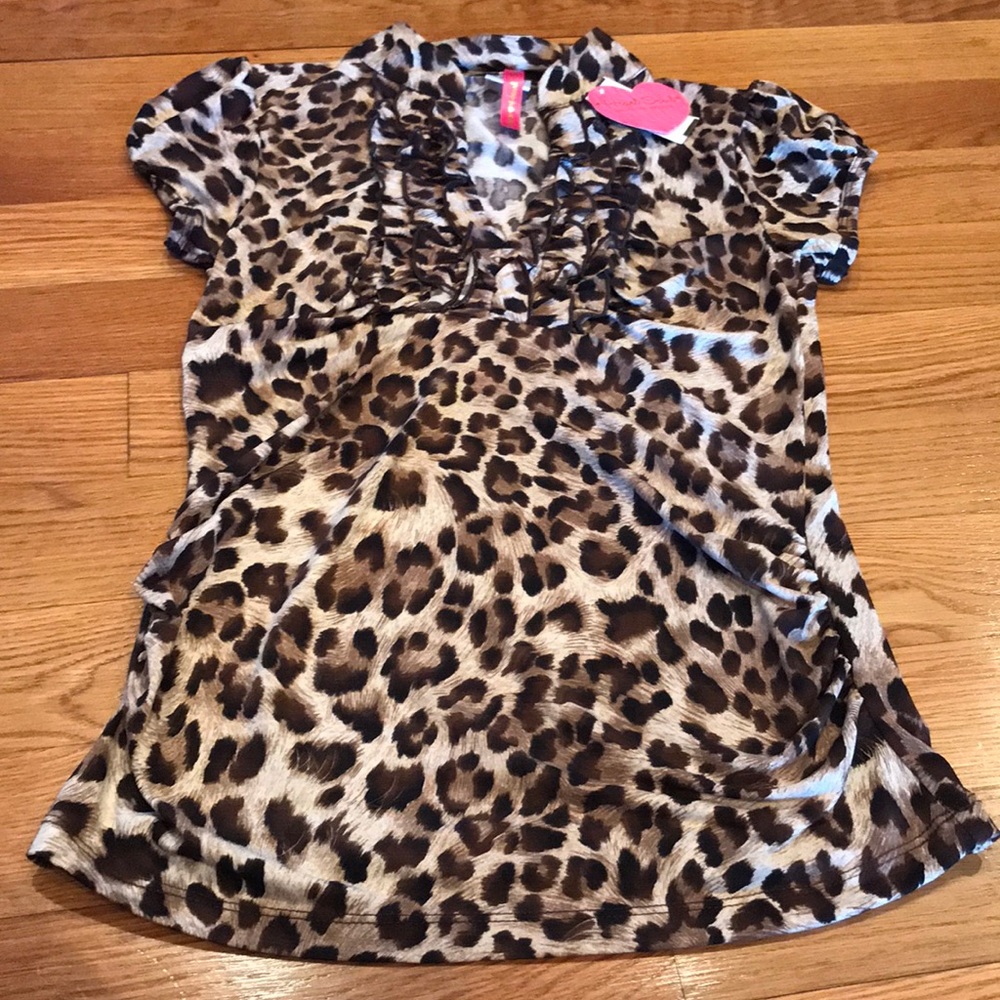 NWT!! Leopard print top.